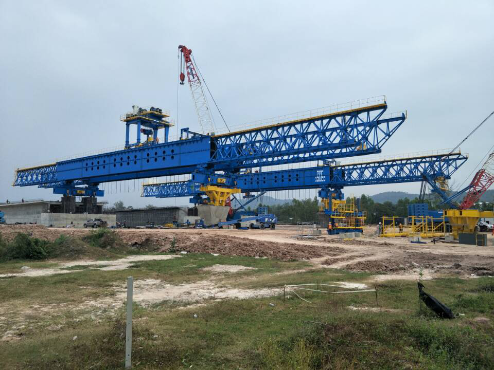 河南焦作架桥机厂家 胶接密合 精拼成桥：混凝土节段拼装架桥机的精度密码